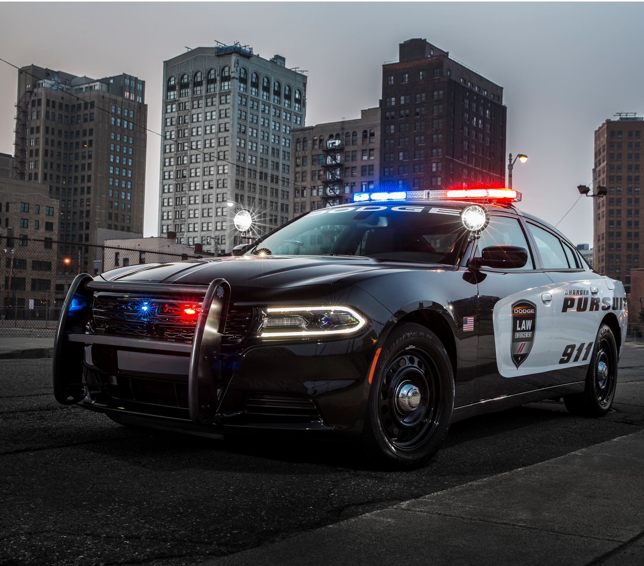 Masinile de politie pe care n-ai vrea sa le ai vreodata pe urme. Topul celor mai rapide vehicule ale politistilor americani :)