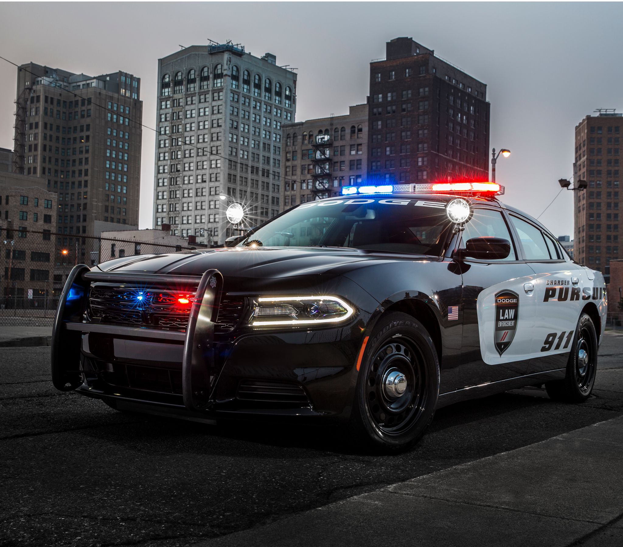 Masinile de politie pe care n-ai vrea sa le ai vreodata pe urme. Topul celor mai rapide vehicule ale politistilor americani :)