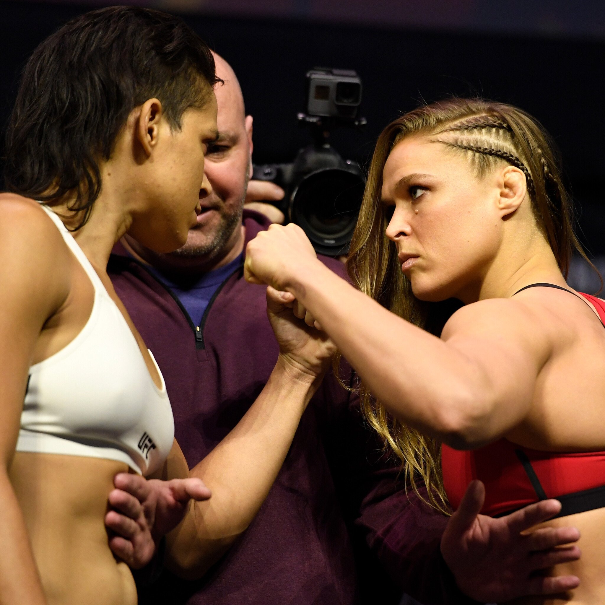 Meciul anului in MMA-ul feminin: Ronda Rousey si Amanda Nunes au facut spectacol la cantar. Ronda, intr-o superforma