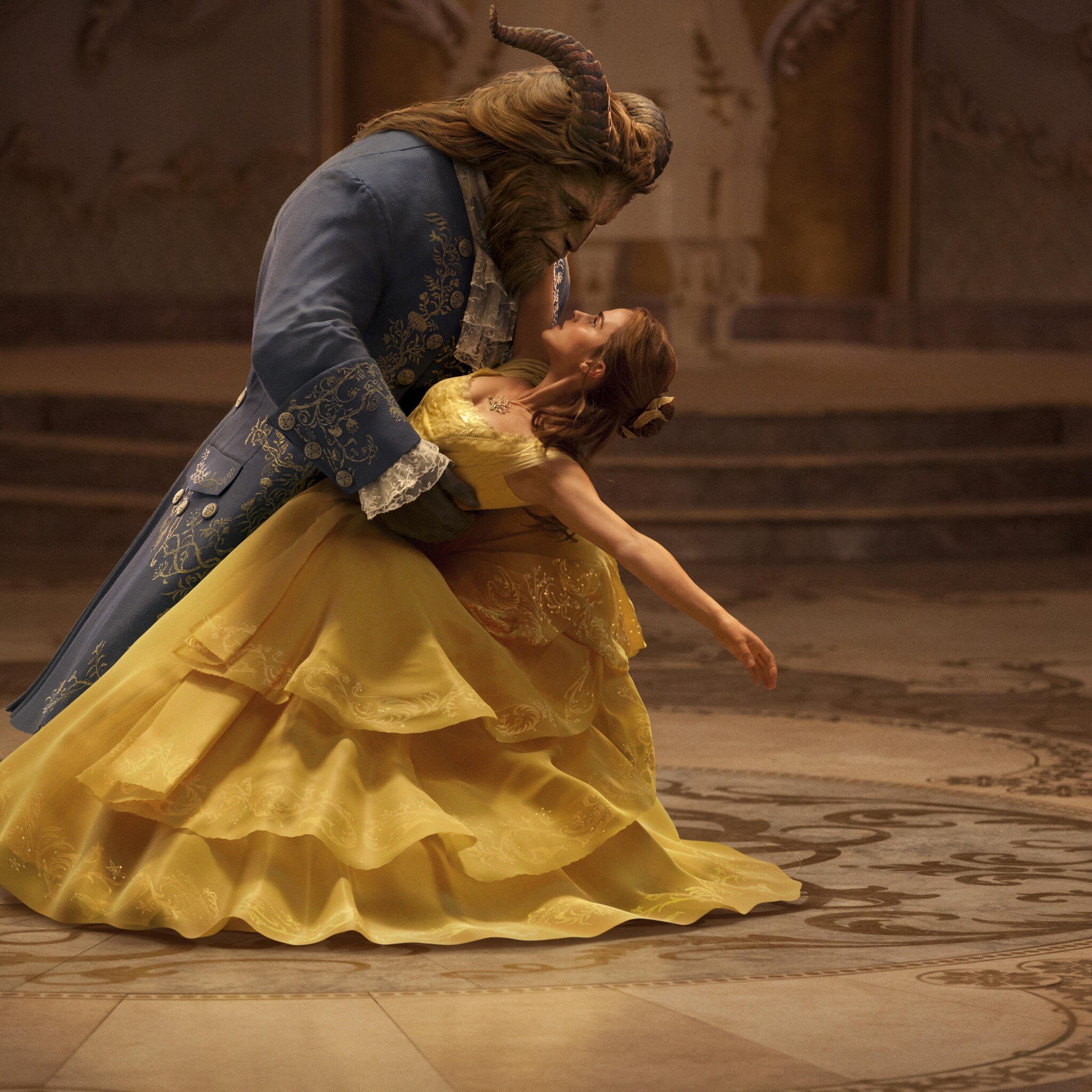 Fii primul care redescopera la cinema povestea magica „Frumoasa si Bestia”