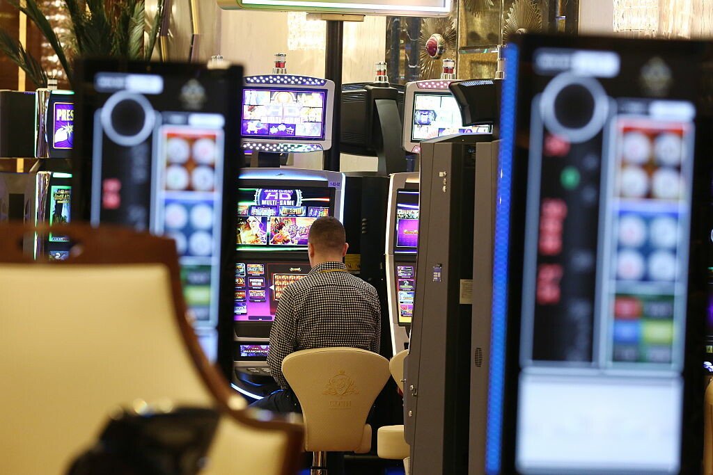 Un star din Premier League a pierdut 18 milioane de euro la casino si a trebui sa se mute intr-o casa mai mica
