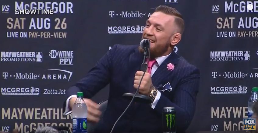 Costumul cu mesaj obscen purtat de McGregor a ajuns la vanzare. Cat costa