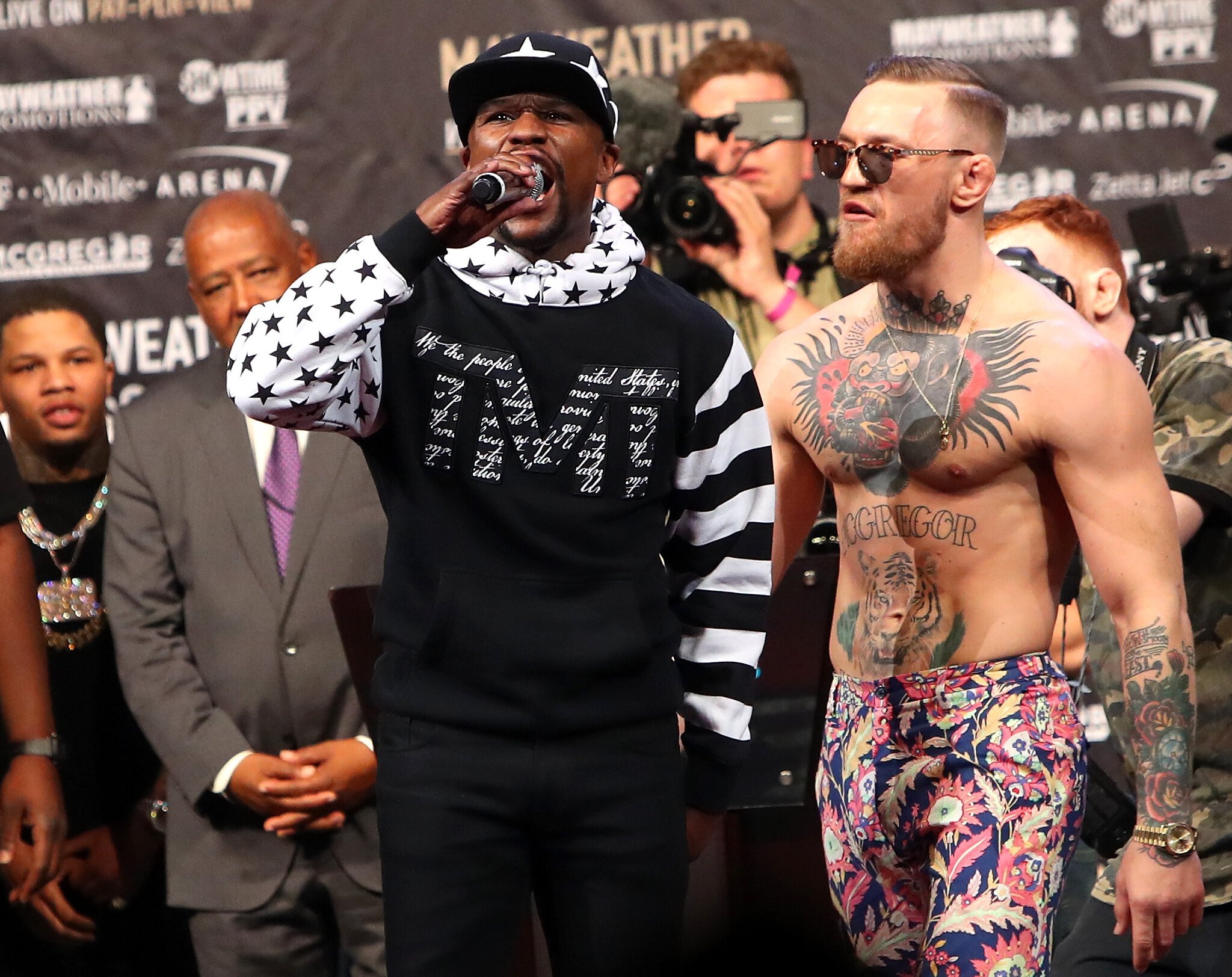 FABULOS! Cu ce pret se vinde online un bilet la lupta dintre McGregor si Mayweather