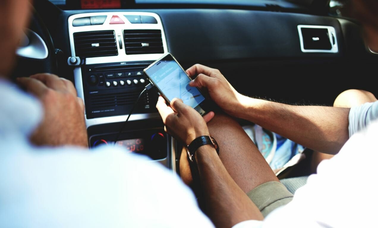 Care sunt cele mai folositoare gadget-uri și accesorii auto cu care să-ți echipezi mașina