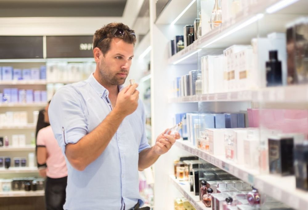 3 lucruri esențiale pe care trebuie să le respecți atunci când îți cumperi un parfum nou