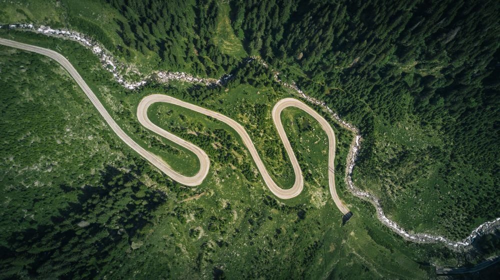 15 drumuri pe care trebuie sa mergi in viata asta! Pe primul loc este un drum din Romania! GALERIE FOTO