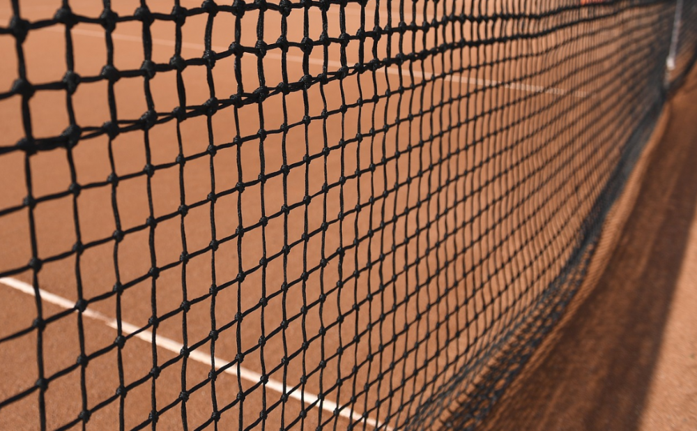 (P) Cum se alege corect o plasă pentru terenul de tenis?