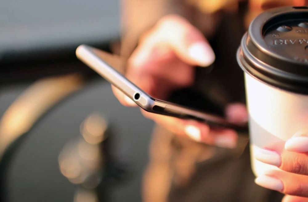 (P) 5 telefoane perfecte pentru un buget mic