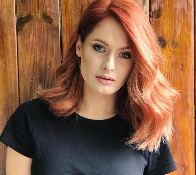 Raluka, cu gândul la vară. Fotografiile cu care artista a făcut senzație pe internet