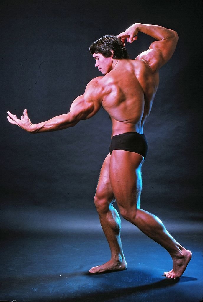 Fiul lui Arnold Schwarzenegger îi calcă pe urme. Tânărul a recreat o imagine celebră din cariera tatălui său