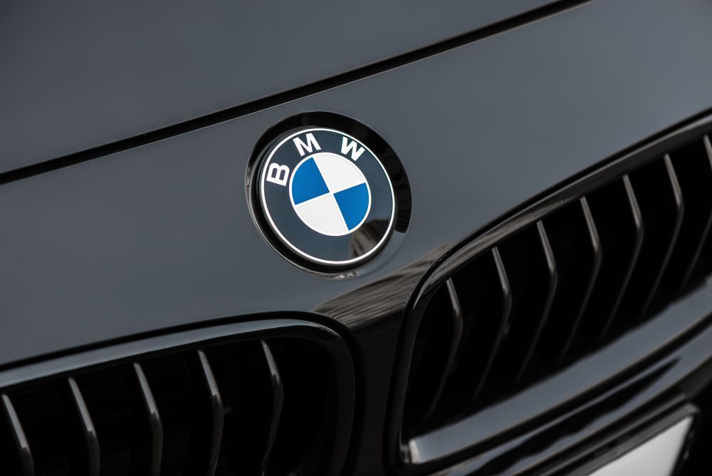 Decizia pe care a luat-o BMW din cauza pandemiei de coronavirus. Ce a hotărât producătorul german