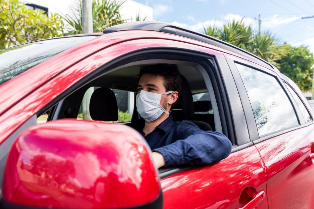 Decizia luată de Uber din cauza pandemiei de coronavirus. Ce vor trebui să facă șoferii și pasagerii