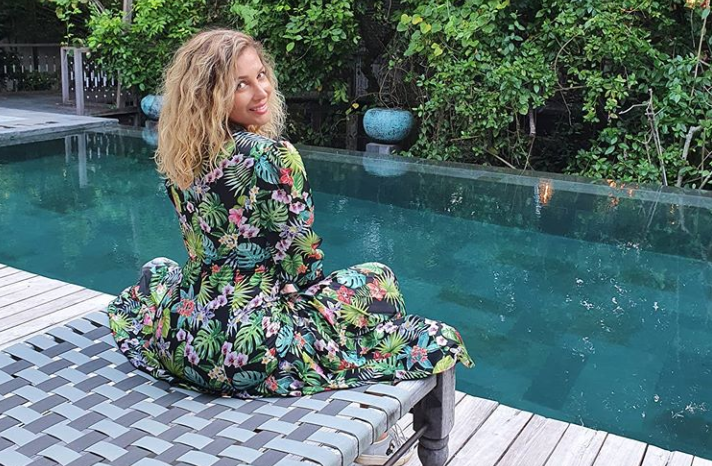 Lora, într-o formă fizică extraordinară. Cum s-a pozat vedeta în izolare, în Bali