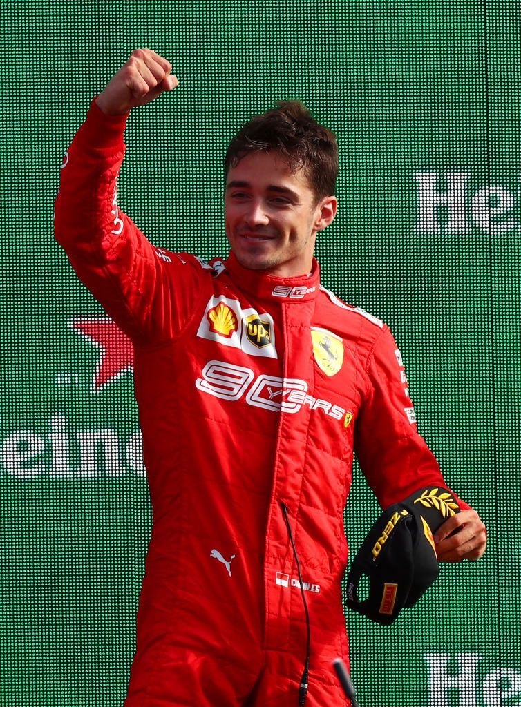 Charles Leclerc, la plajă alături de iubita lui. Cât de bine arată partenera pilotului de Formula 1