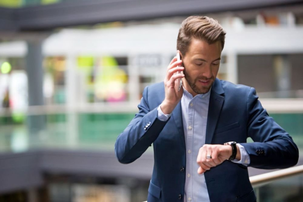 4 moduri simple prin care poți fi mai punctual de acum încolo