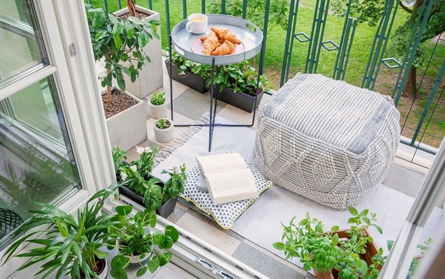 (P) Cum să-ți transformi balconul într-o oază de relaxare