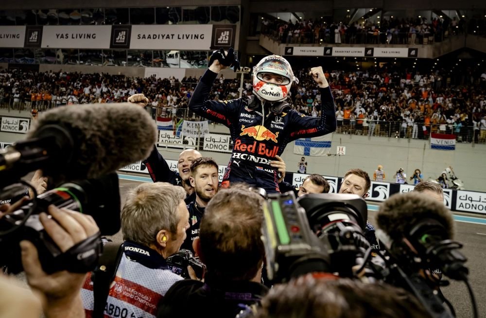 Max Verstappen e noul campion mondial din Formula 1! Ce a postat pe Instagram după cursa care i-a adus titlul