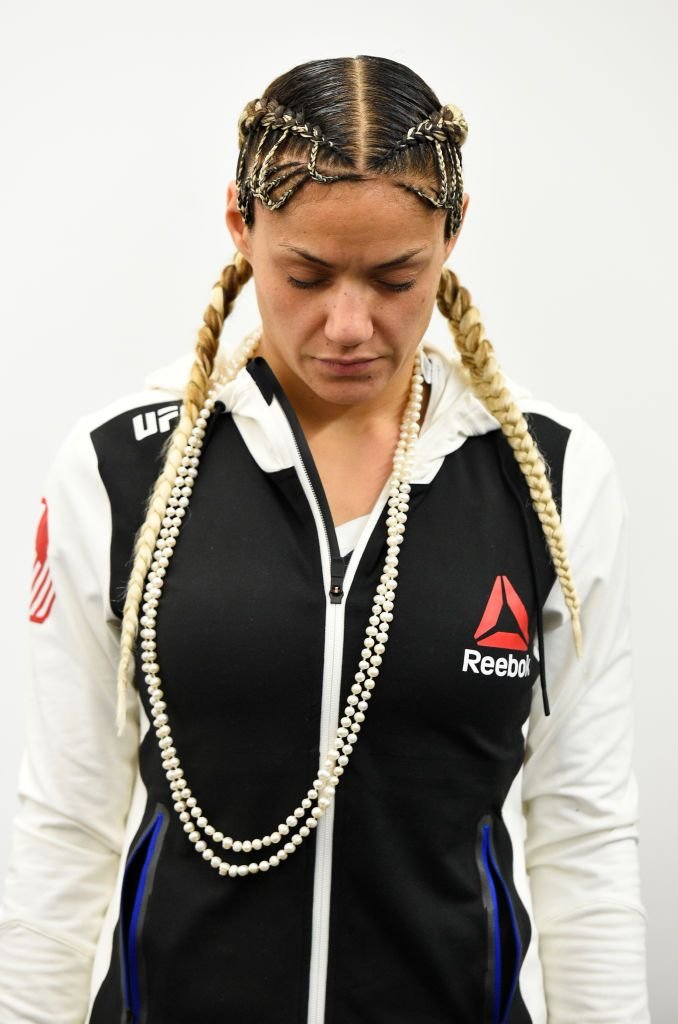 O fostă luptătoare UFC le-a aprins imaginația fanilor! Cum s-a fotografiat în spital