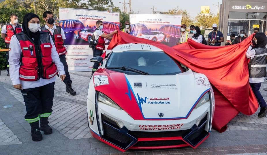 Ambulanță cu 440 de diamante și plafon placat cu aur. Prinde 400 km/h și a apărut în Fast & Furious 7 - VIDEO