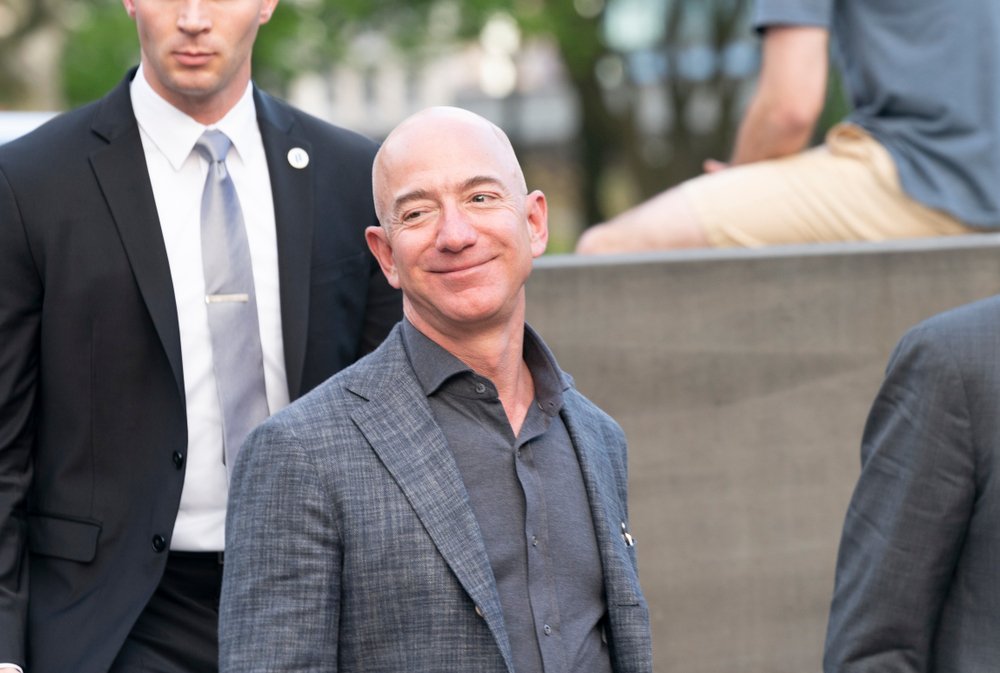 Pod vechi de 144 de ani, demontat pentru a face loc iahtului de 500 milioane $ deținut de Jeff Bezos - VIDEO