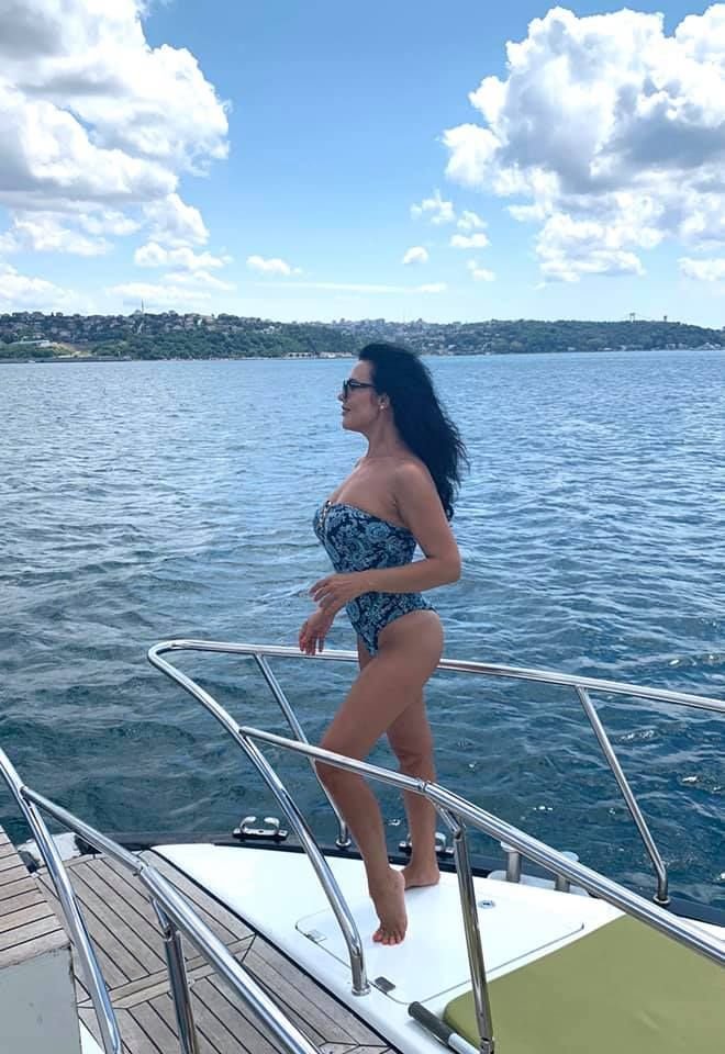 Ioana Năstase, agresată sexual de o femeie: „Mi-a tras fermoarul, am rămas în sânii goi. Mi-a pus mâna pe...”