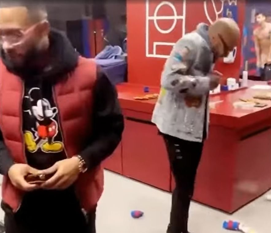 Memphis Depay a comis-o! A postat pe internet un clip în care Gerard Pique apare nud