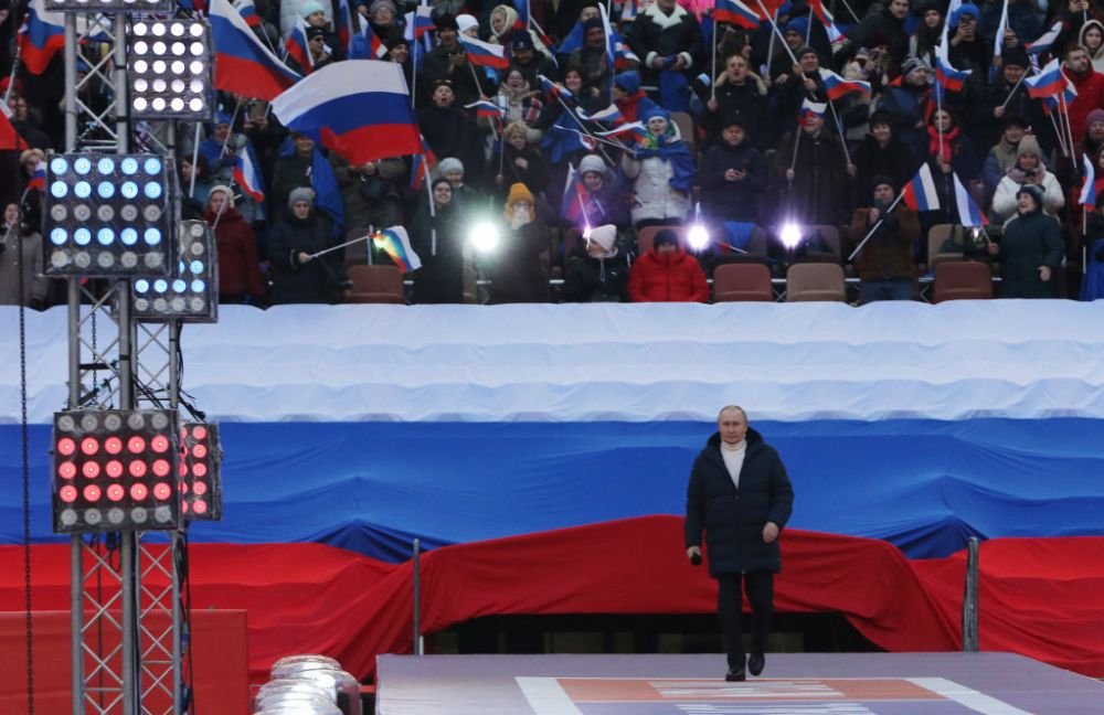 Vladimir Putin a purtat o geacă de 12.000 de euro la mitingul pro-război