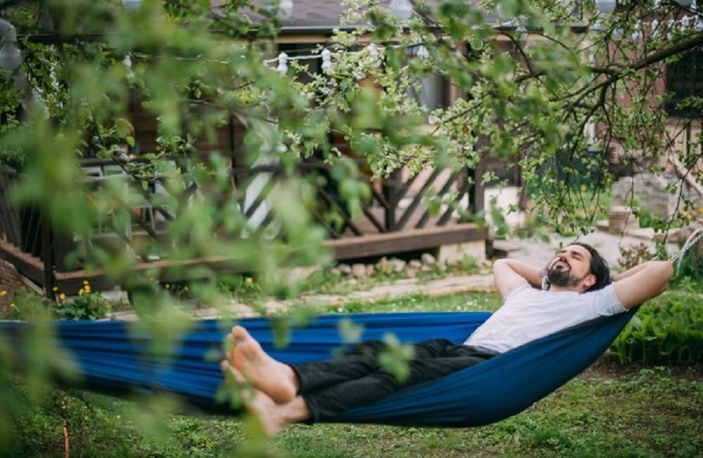 Stai la casă? Ocupă-te de amenajările curții și grădinii