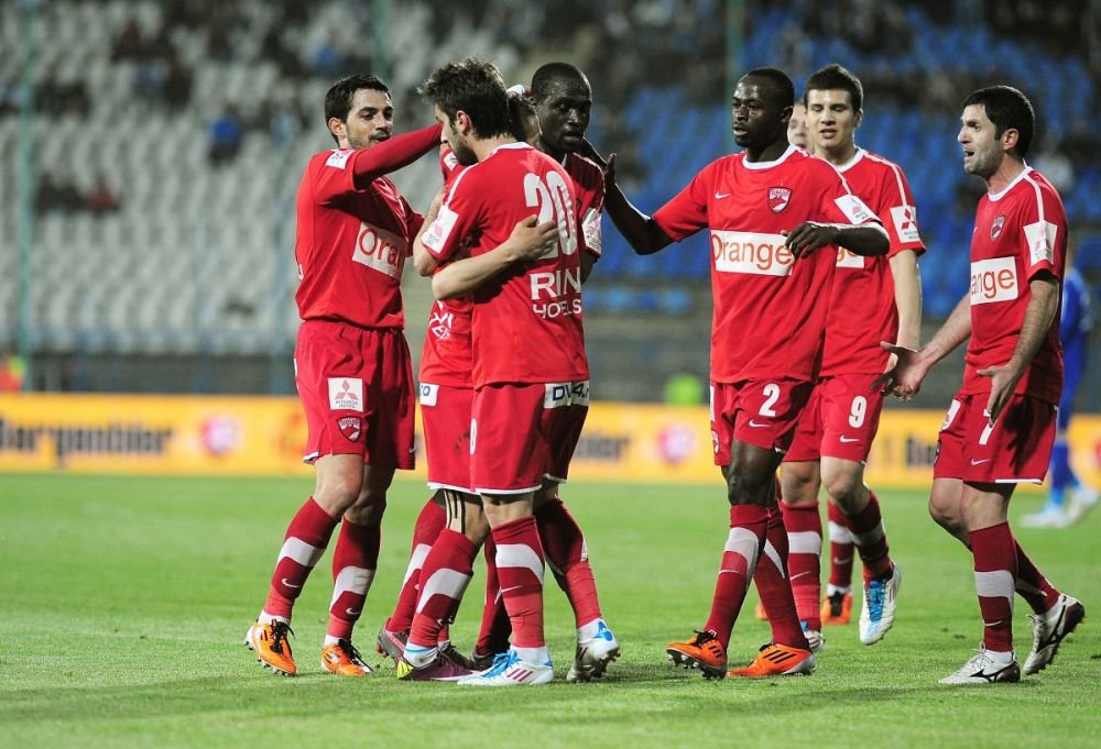 Un fost jucător de la Dinamo și-a deschis două shaormerii: „E un brand”