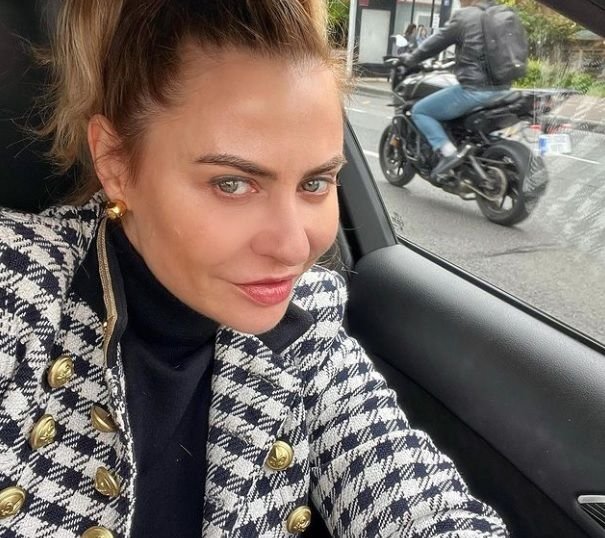 Adina Buzatu, apariție topless pe internet! Imaginea a adunat mii de like-uri