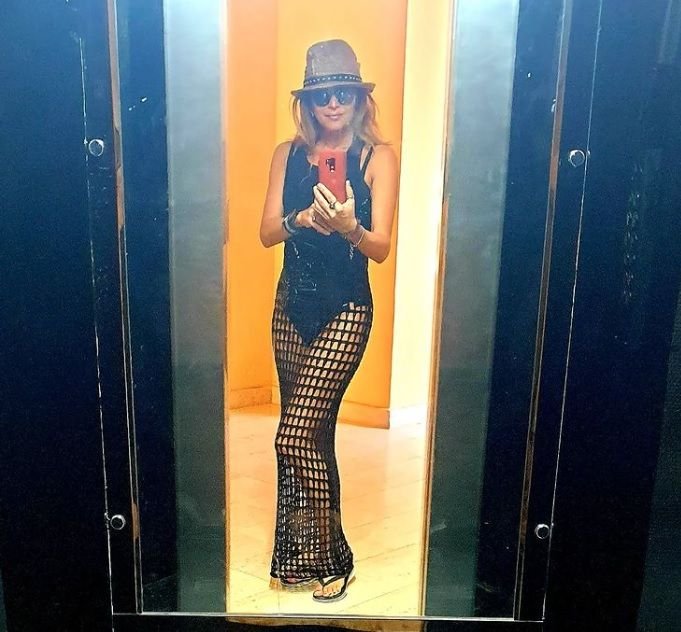 Anca Țurcașiu, fotografiată în costum de baie! Cum arată artista la 52 de ani