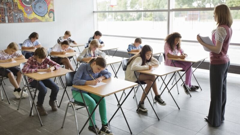 Evaluare Națională 2022, proba la Matematică. Absolvenții claselor a VIII-a dau ultimul examen