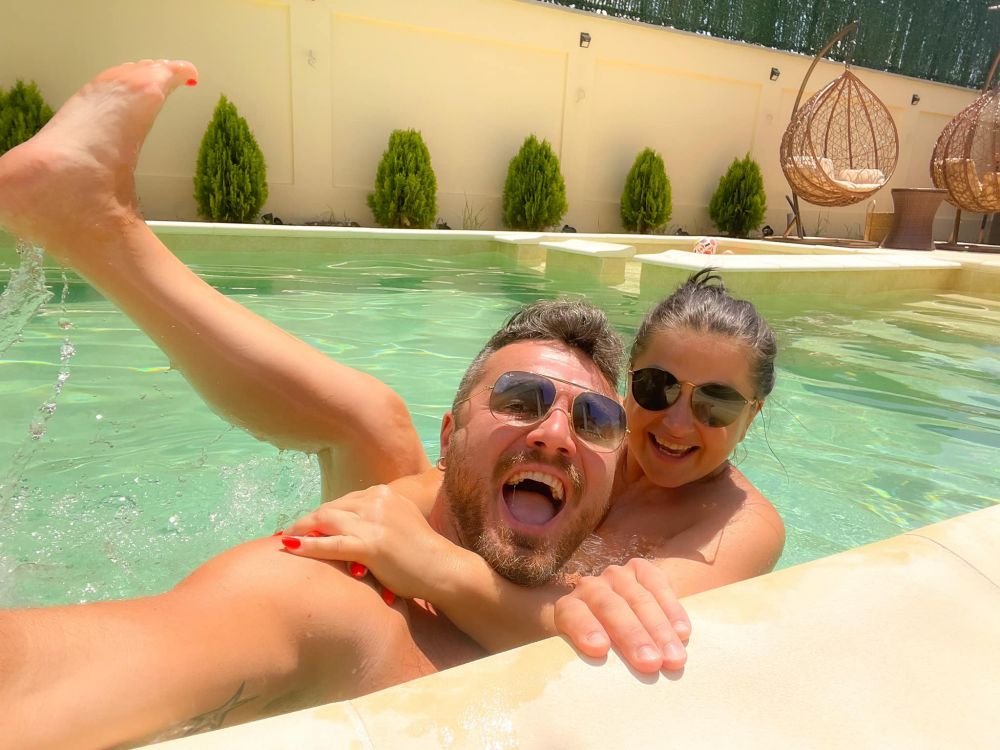 Gabriela Cristea și Tavi Clonda au piscină cu apă sărată. Cât a costat? "E plăcut și exact cum trebuie" FOTO