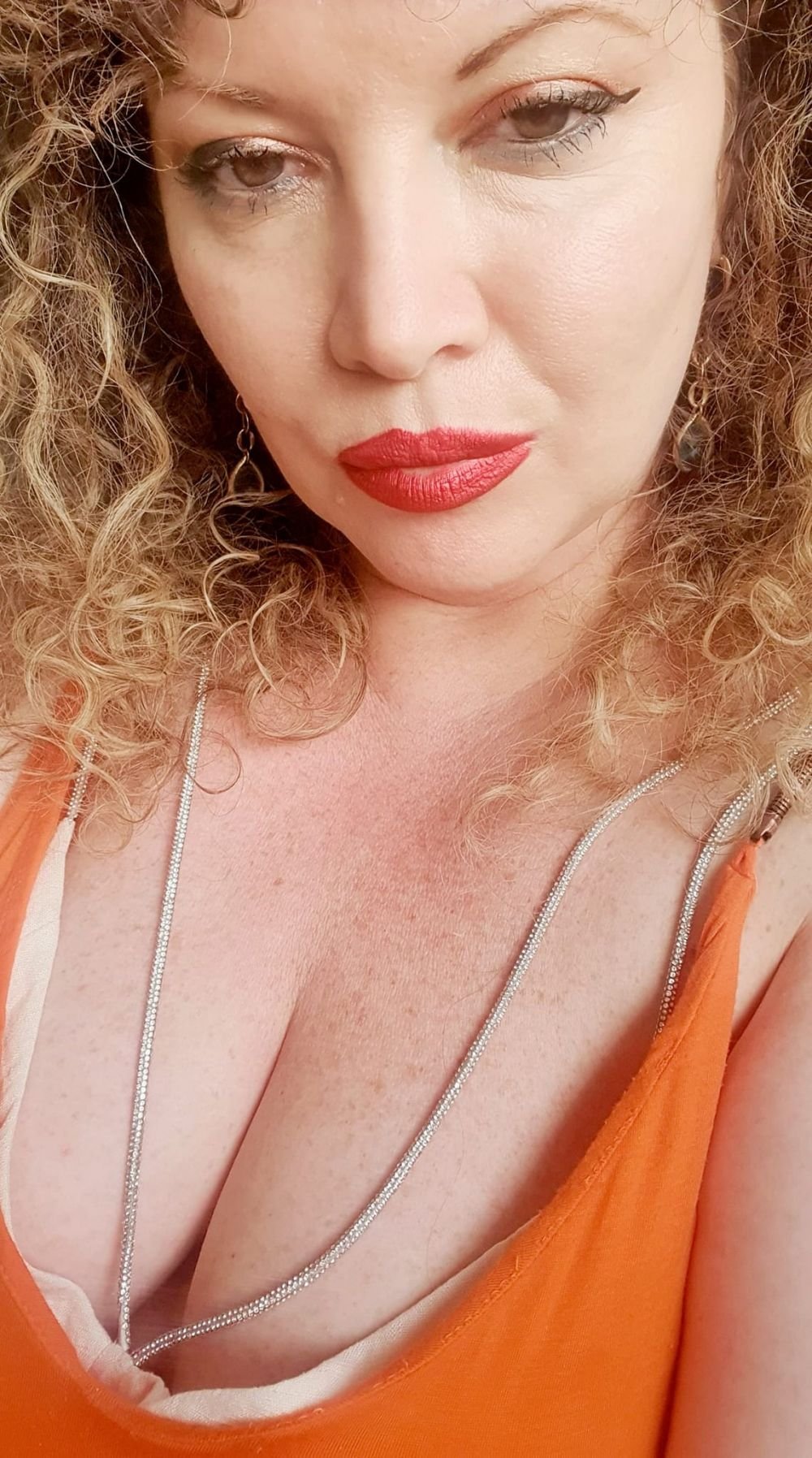 Oana Lis, traumatizată: "Făceam foamea! Ținea mâncarea ascunsă şi îmi zicea că doar el are dreptul să mănânce, că munceşte”