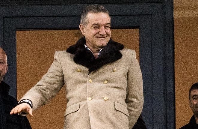 „Domnule Becali, vă simțiți bine când suporterii vă scandează numele?”. Ce a răspuns patronul FCSB