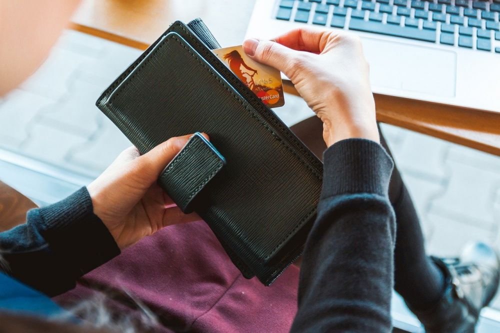 (P) Tot mai mulți clienți ai băncilor din România pot beneficia de plăți interbancare instant