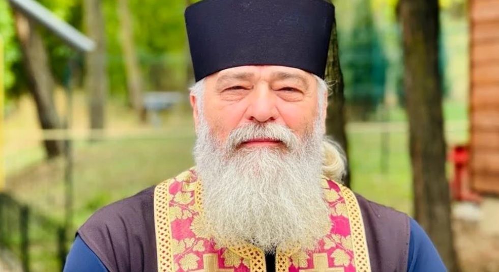Ce sancțiune a primit preotul Calistrat de la Mănăstirea Vlădiceni, filmat când lovește o femeie VIDEO