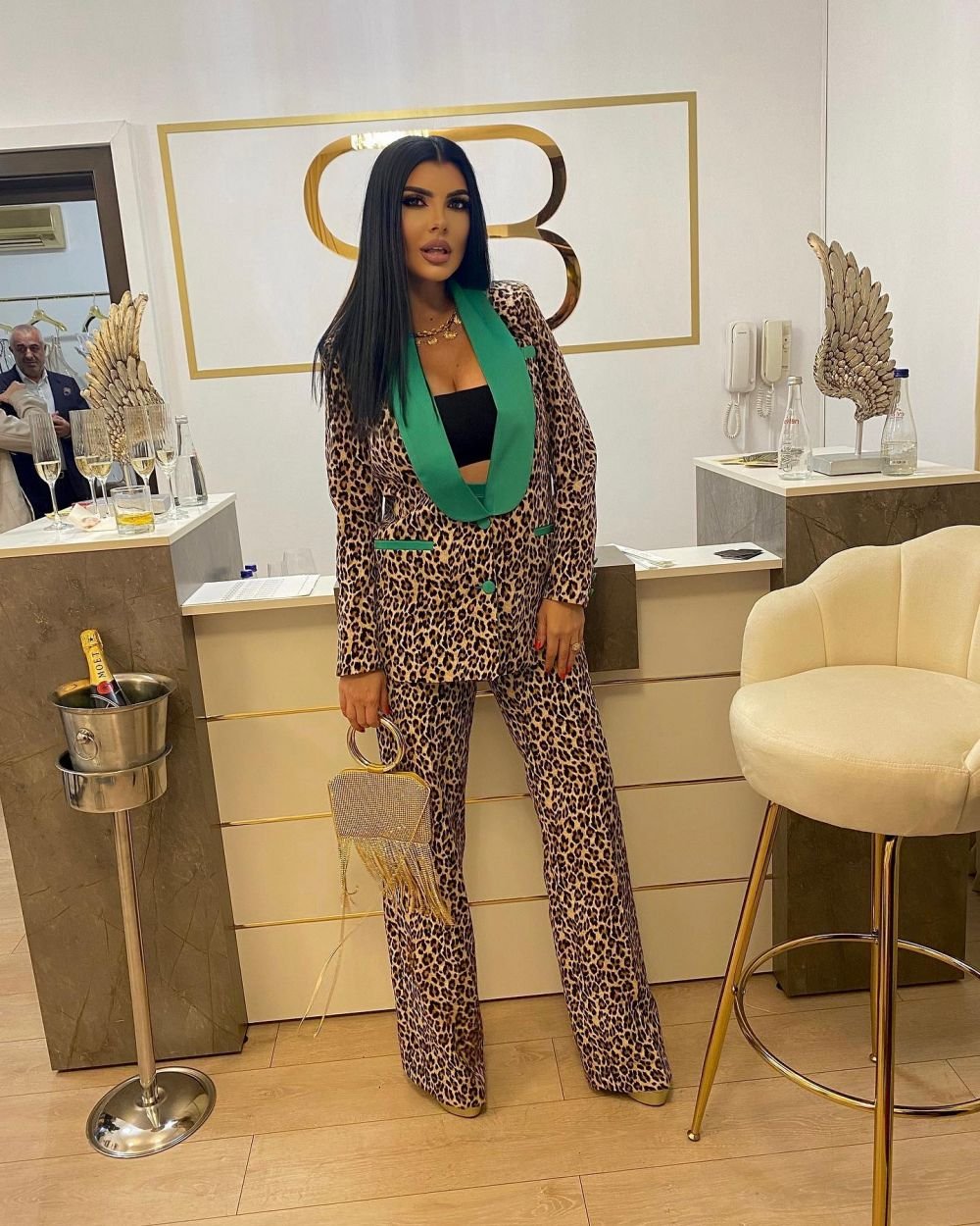 Andreea Tonciu o duce mai bine ca niciodată! Bruneta a cheltuit recent peste 300.000 de euro - FOTO