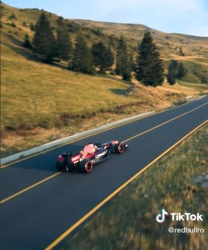 Videoclip viral din România cu o mașină Red Bull de Formula 1! Ce s-a întâmplat când a ajuns pe Transalpina