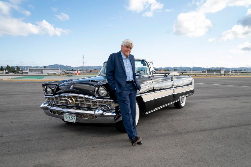 Belelele se țin scai de Jay Leno! Și-a rupt mai multe oase într-un accident de motocicletă VIDEO