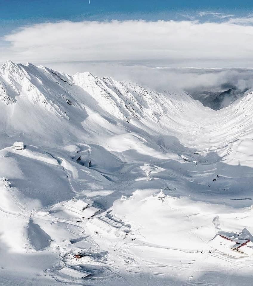 Zăpadă de 2 metri la Bâlea Lac şi risc ridicat de avalanşă. Avertizare ANM de vreme rea