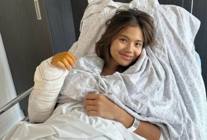 Emma Răducanu, pe patul de spital. Va suferi trei intervenții chirurgicale
