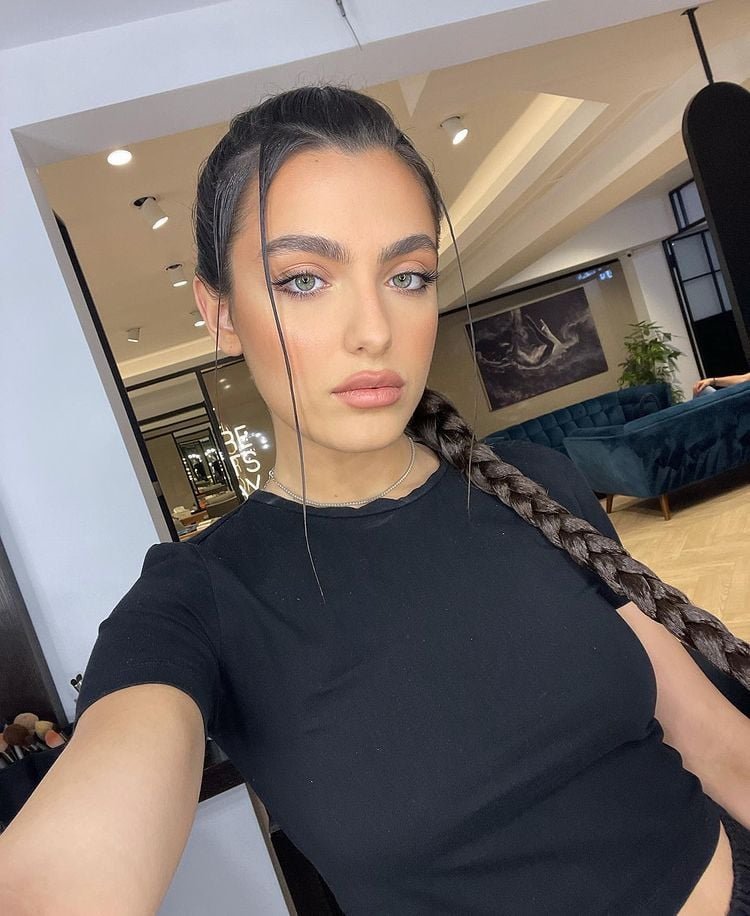 Alexia Eram a dezvăluit cum a câștigat primii ei bani: „Cred că aveam 13-14 ani”