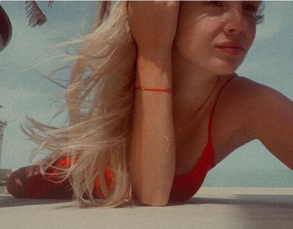 Fotografie rară cu Irina Tănase în costum de baie! Cum arată la plajă fosta iubită a lui Dragnea