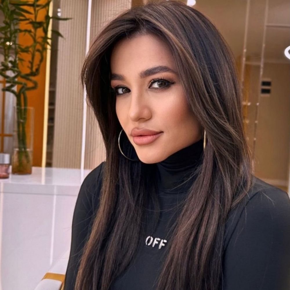 Claudia Pătrășcanu, cerută în căsătorie. S-a fotografiat cu inelul: Da sau nu? FOTO