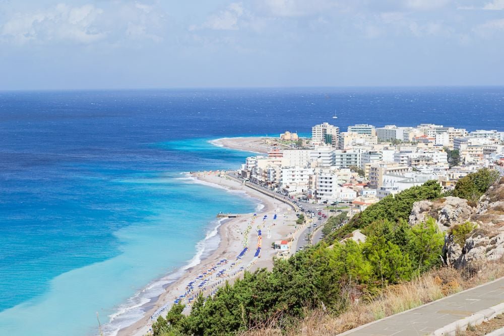 Grecia oferă o săptămână gratuită de vacanţă turiştilor care au fugit de incendiile de pe Insula Rodos