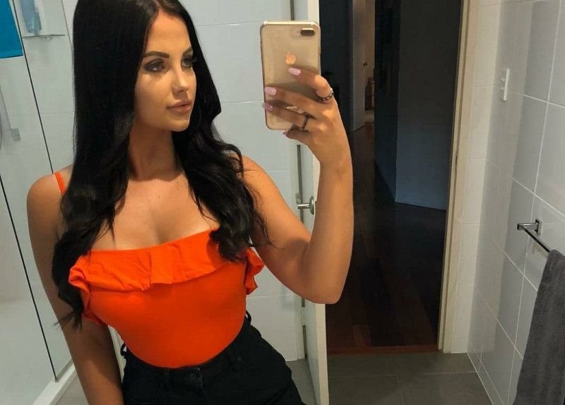 Femeia-pilot care a renunțat la curse pentru OnlyFans se întoarce la prima ei pasiune: „Nu mai am grija bugetului”