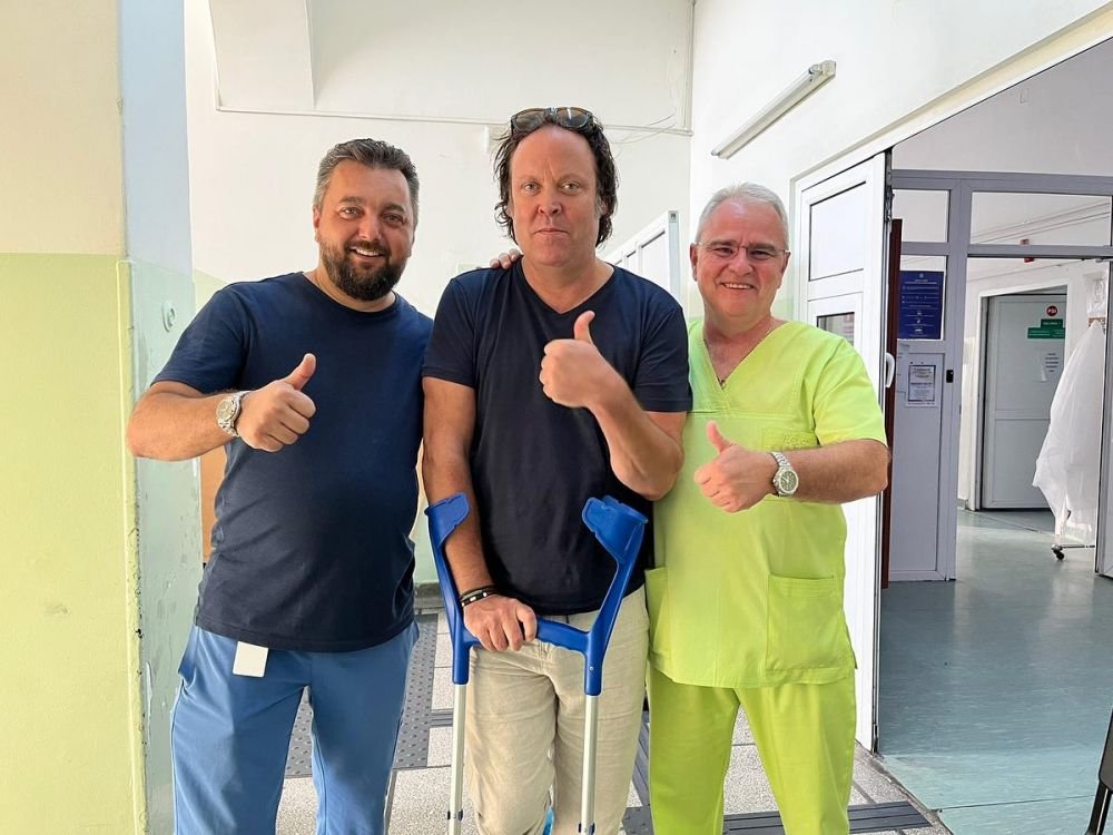 Regizorul Charlie Ottley, rănit în timpul unor filmări, a fost operat la Timișoara: Am fost îngrijit ca un rege! - FOTO